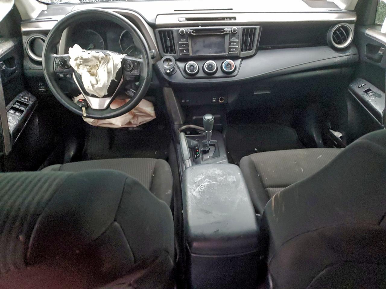 2017 TOYOTA RAV4 LE photo 8