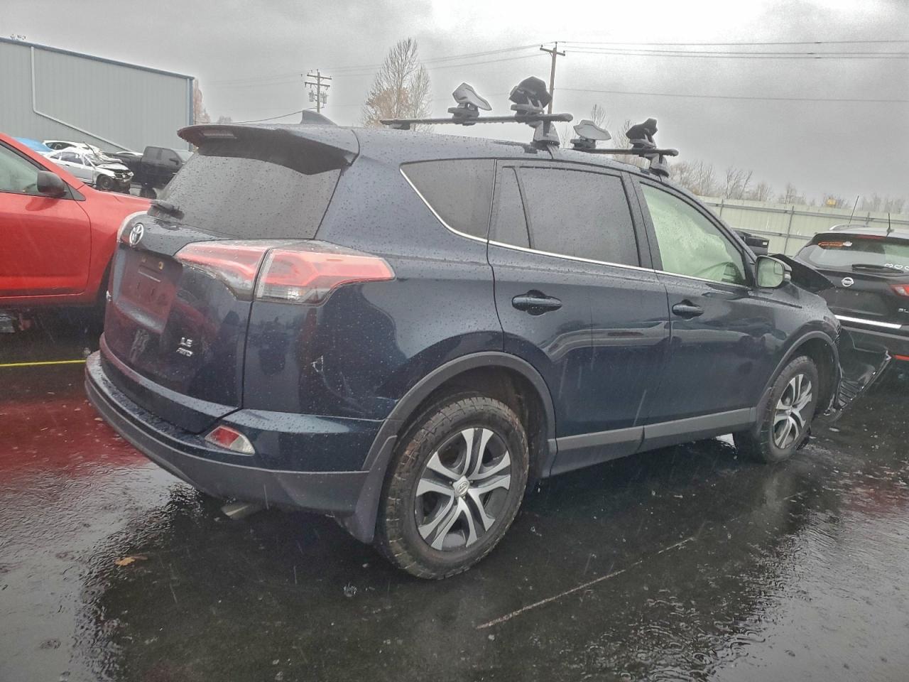 2017 TOYOTA RAV4 LE photo 3