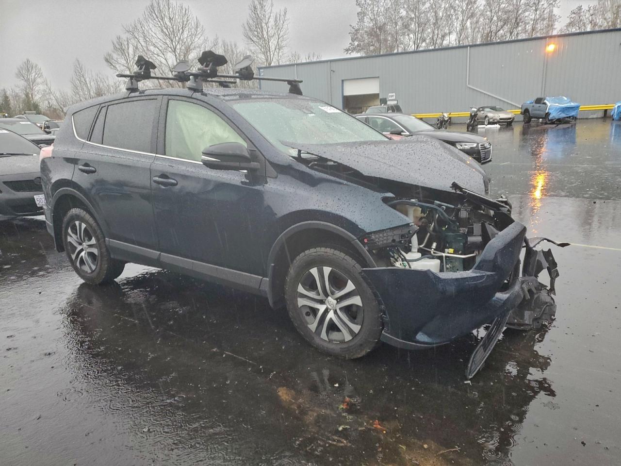 2017 TOYOTA RAV4 LE photo 4