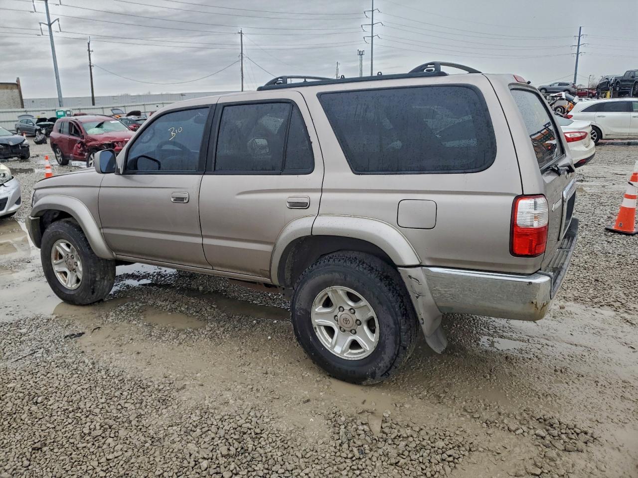 2002 TOYOTA 4RUNNER SR5 photo 2