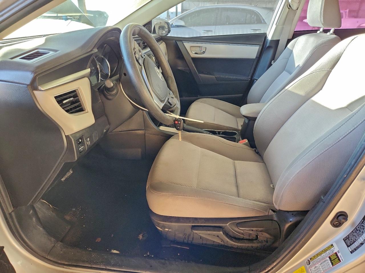 2014 TOYOTA COROLLA L photo 7