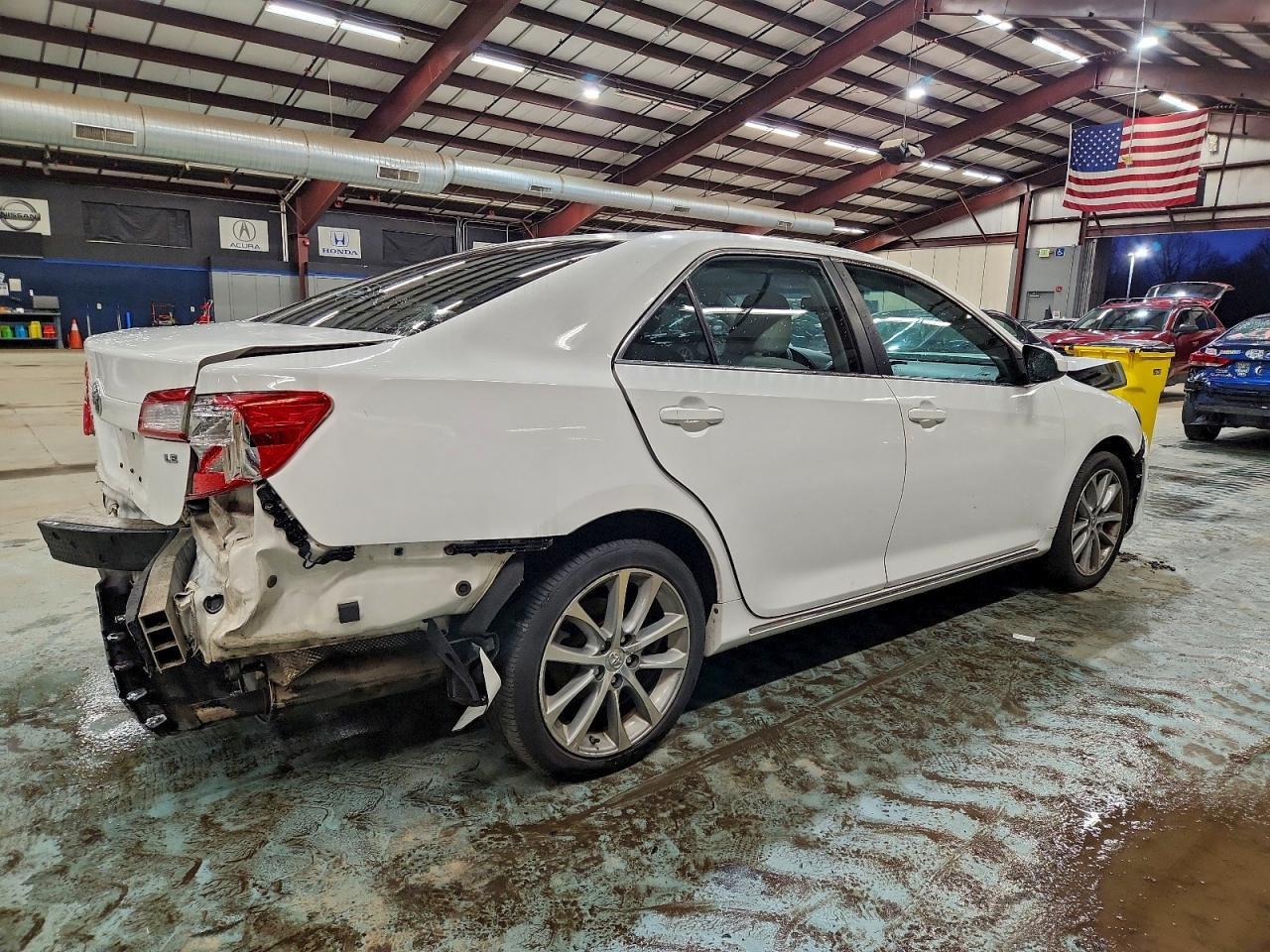 2013 TOYOTA CAMRY L photo 3