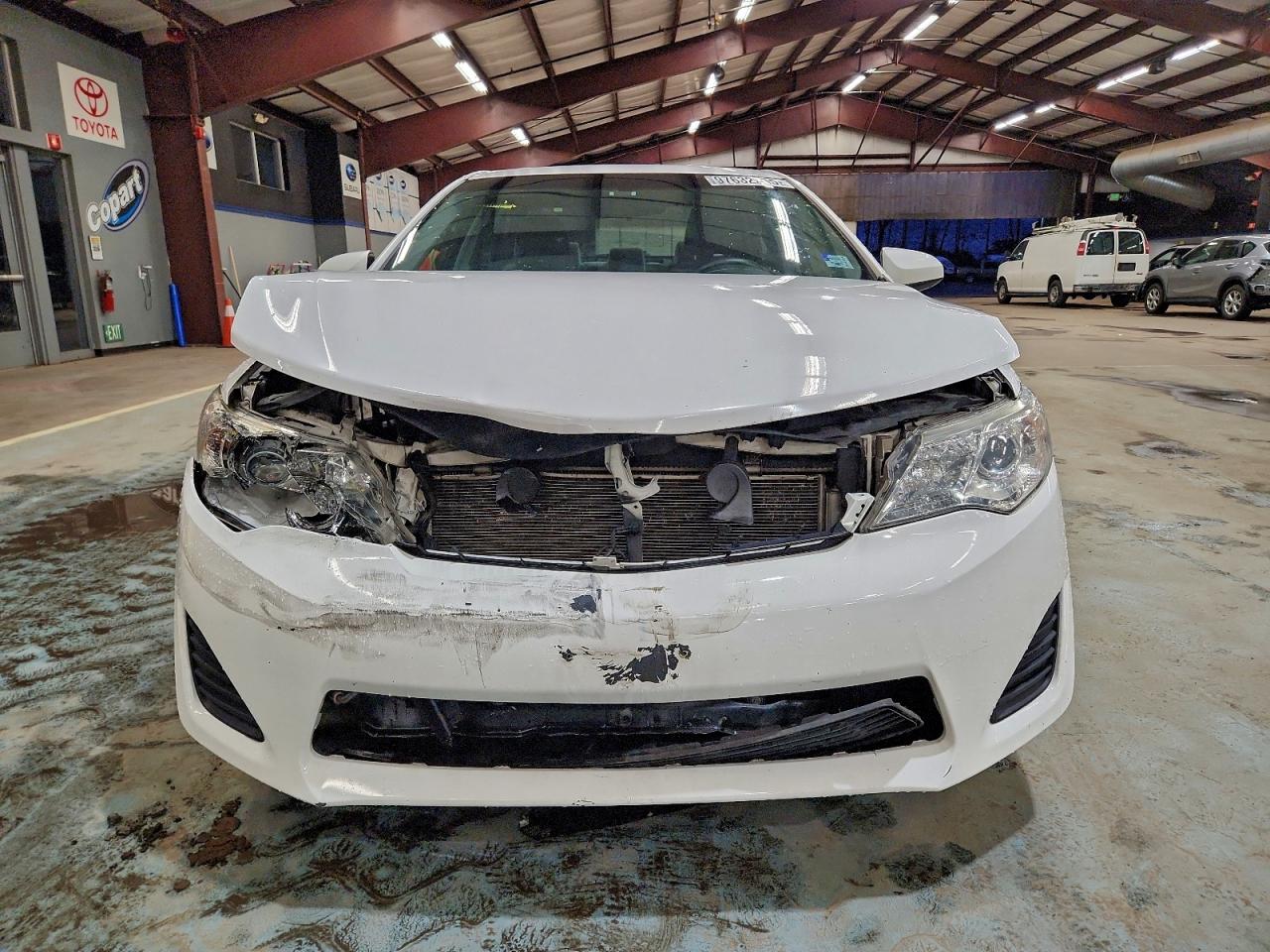 2013 TOYOTA CAMRY L photo 5