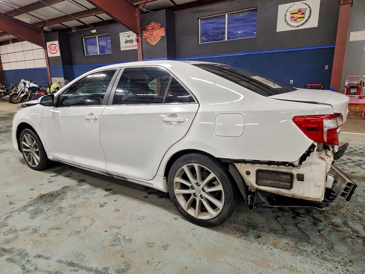 2013 TOYOTA CAMRY L photo 2