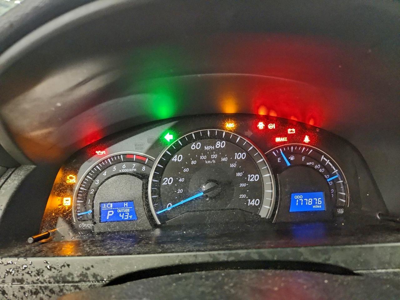 2013 TOYOTA CAMRY L photo 9