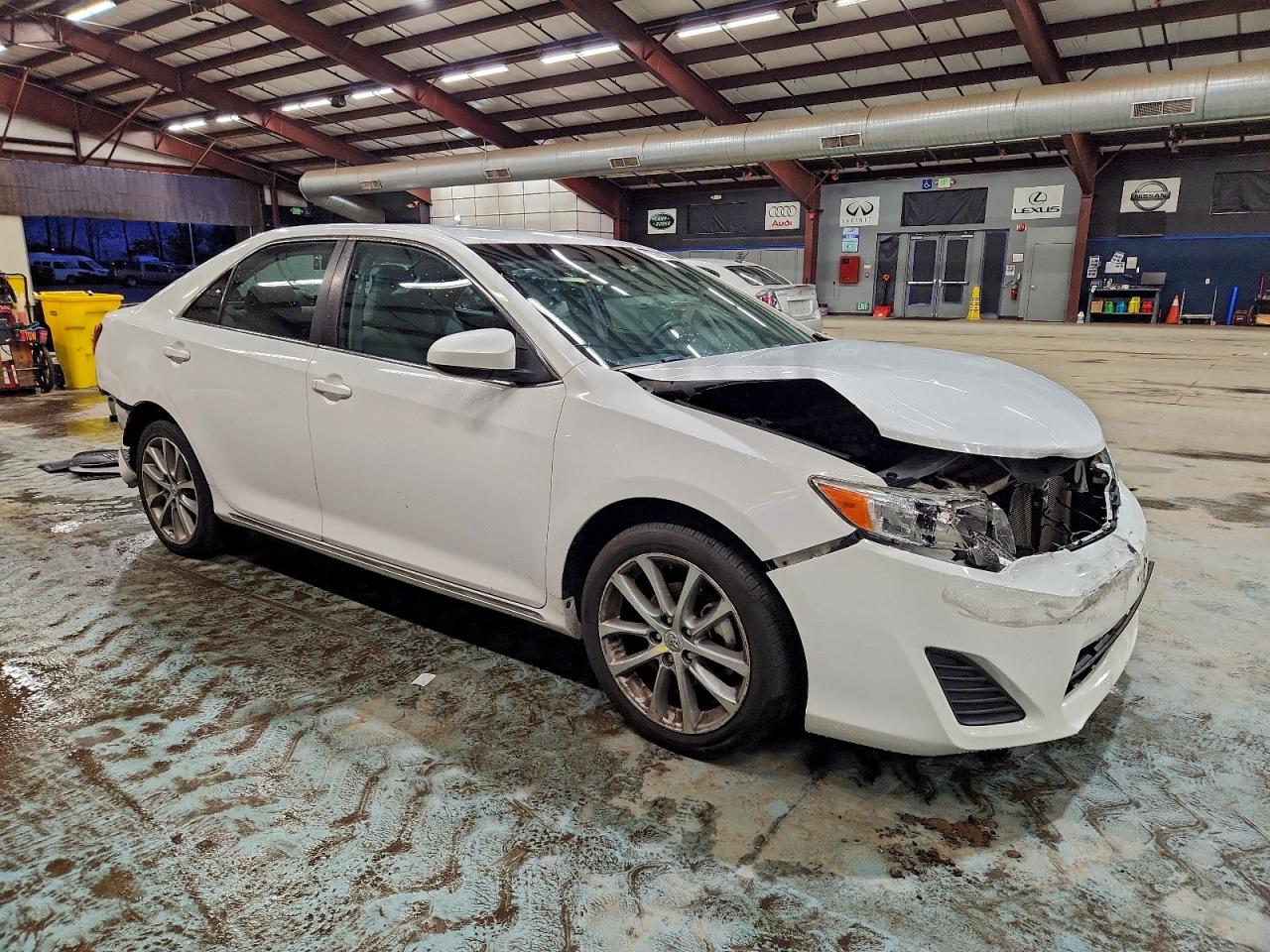 2013 TOYOTA CAMRY L photo 4