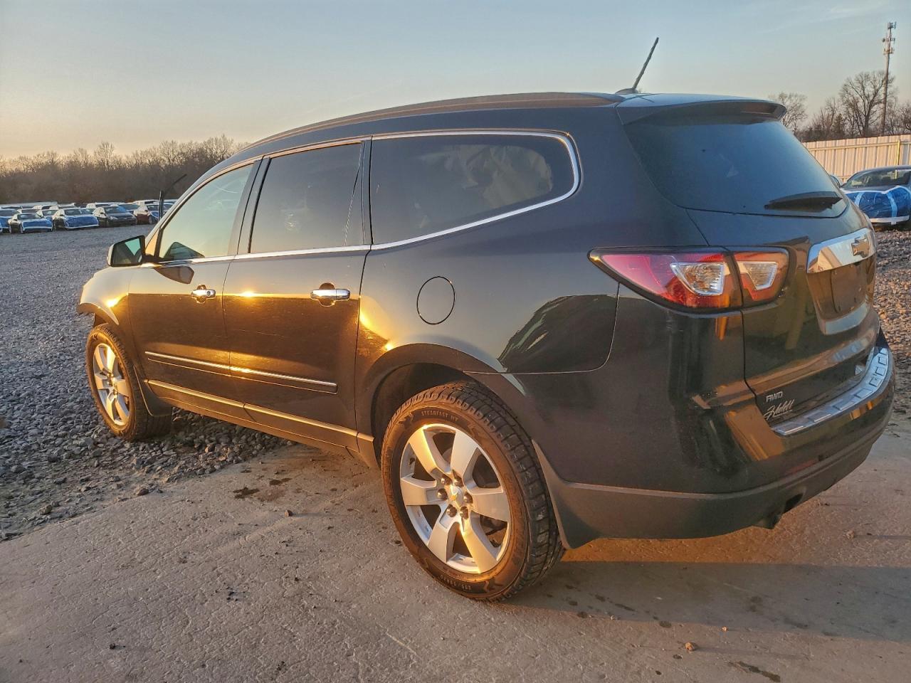 2014 CHEVROLET TRAVERSE LTZ photo 2