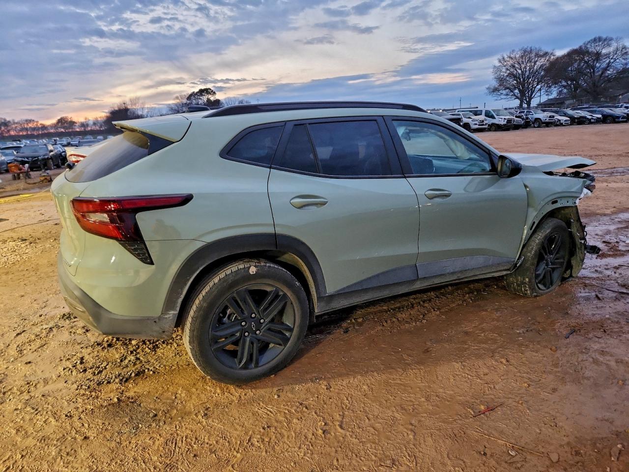 2025 CHEVROLET TRAX ACTIV photo 3