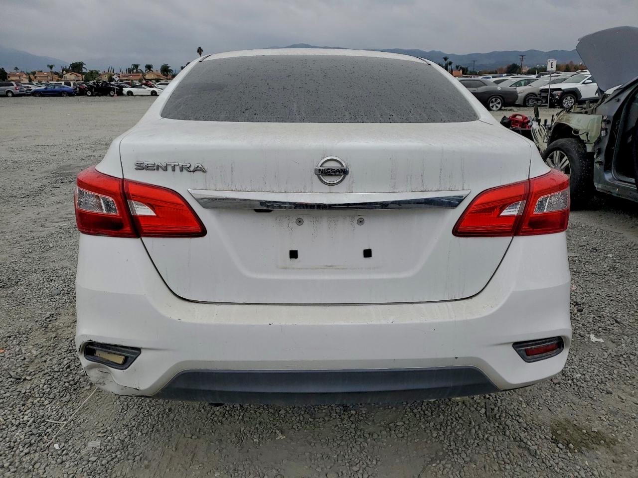2018 NISSAN SENTRA S photo 6