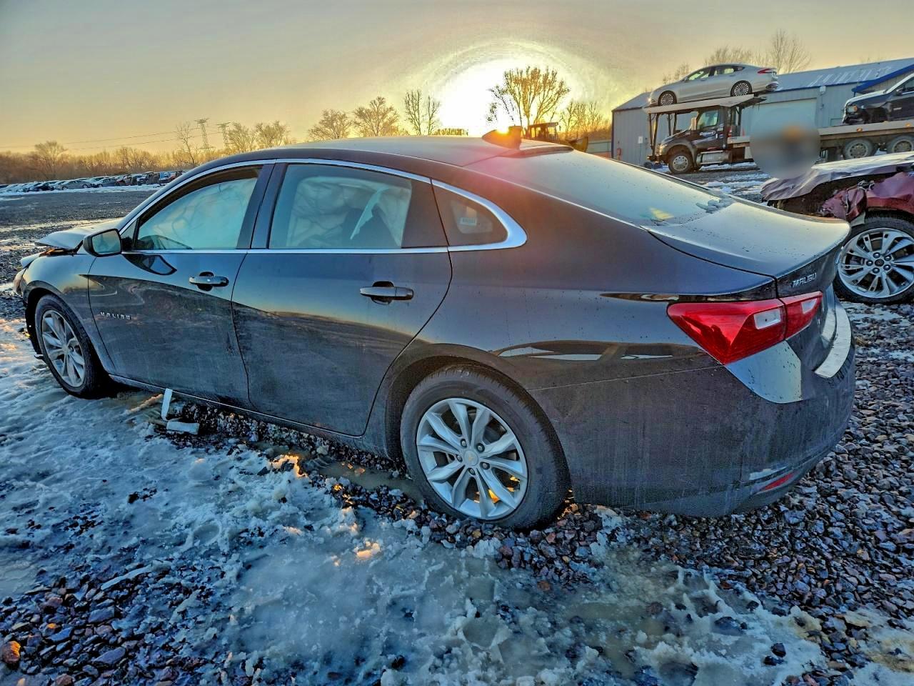 2023 CHEVROLET MALIBU LT photo 2