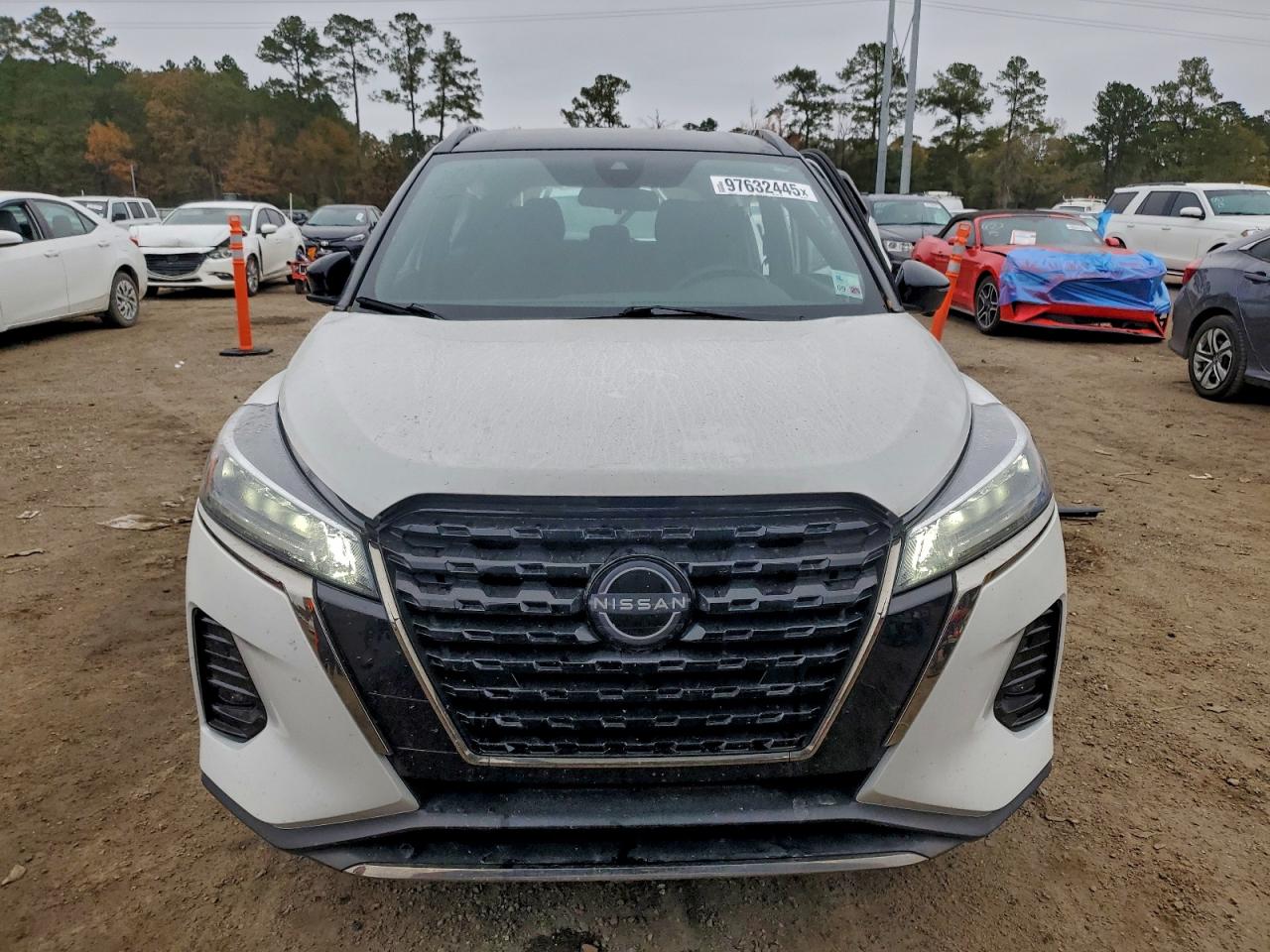 2023 NISSAN KICKS SR photo 5
