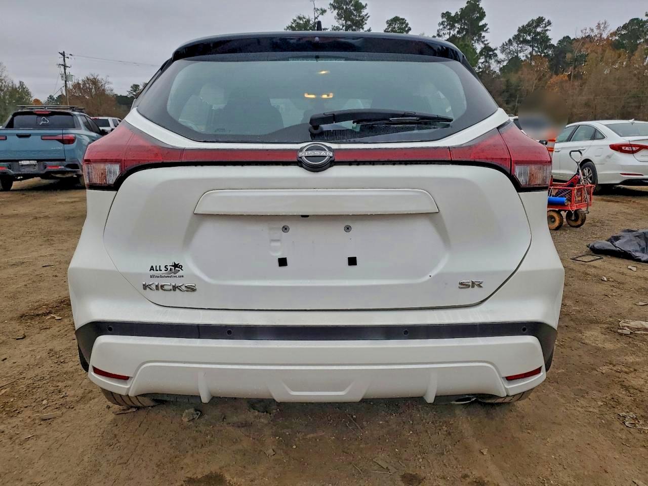2023 NISSAN KICKS SR photo 6