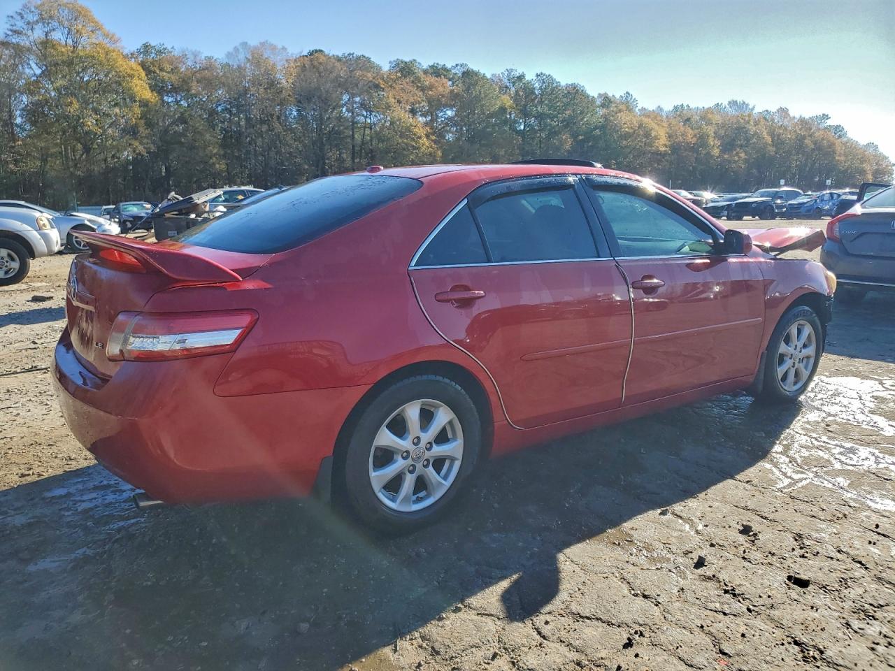 2011 TOYOTA CAMRY BASE photo 3
