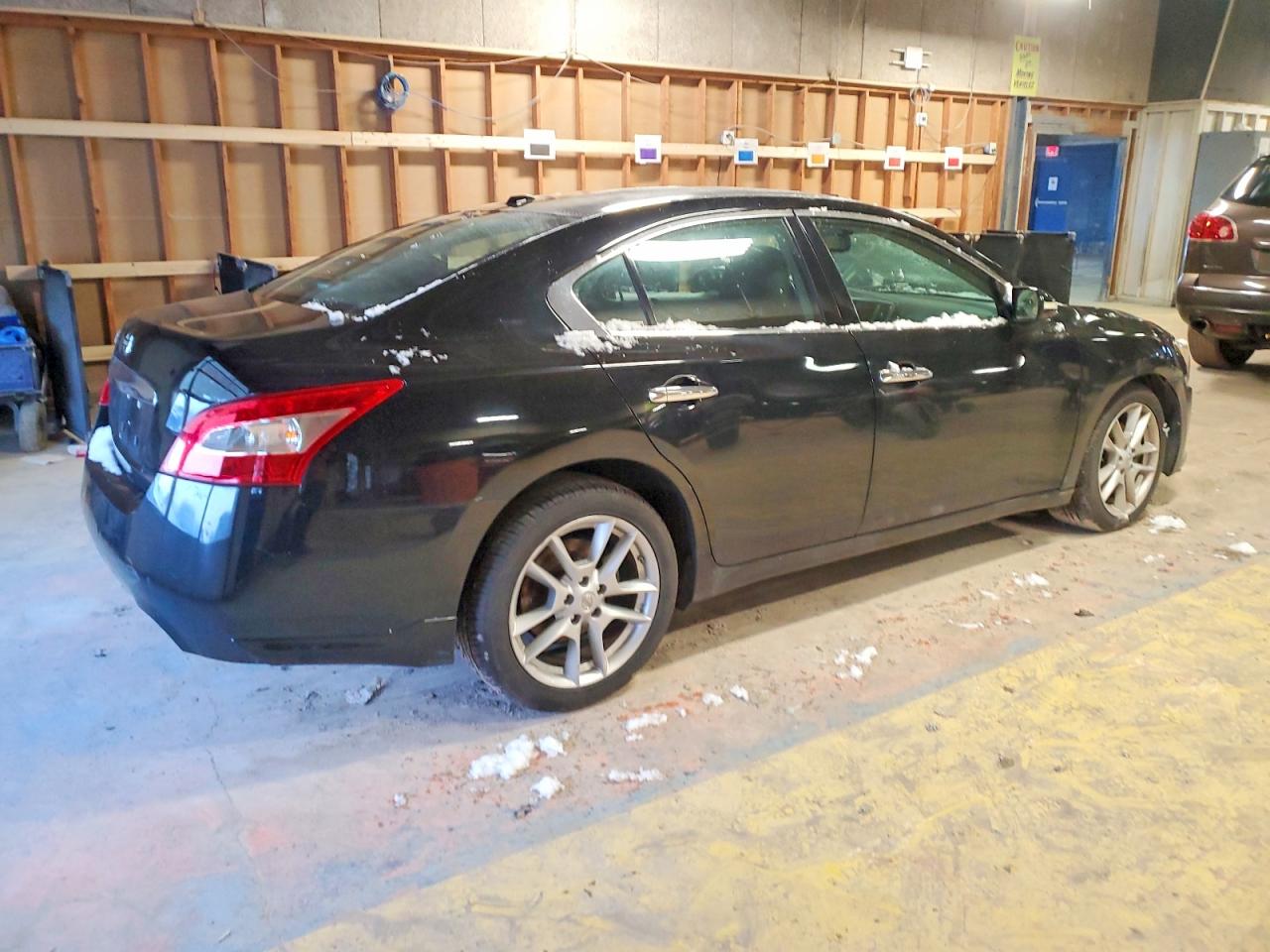 2010 NISSAN MAXIMA S photo 3