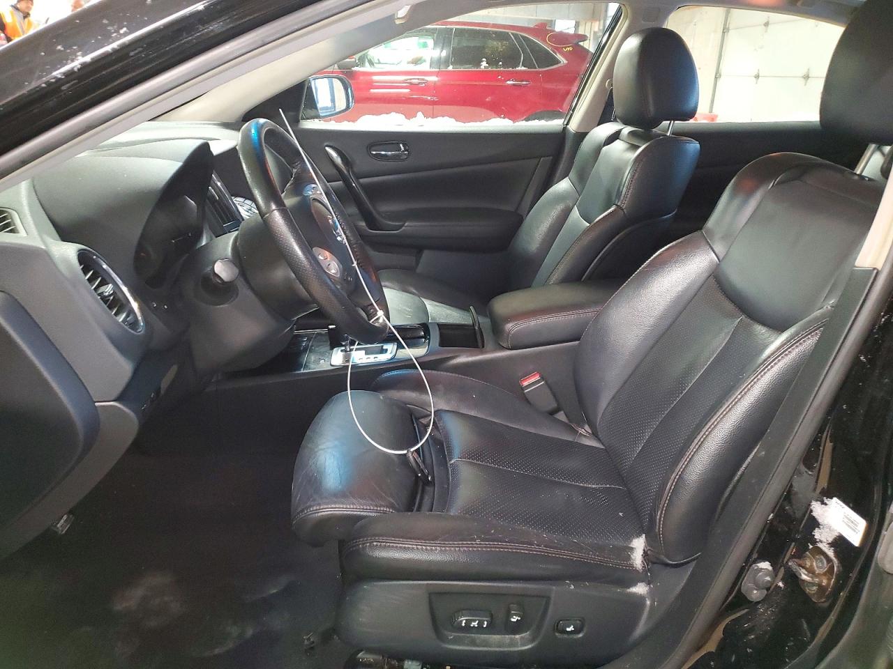 2010 NISSAN MAXIMA S photo 7