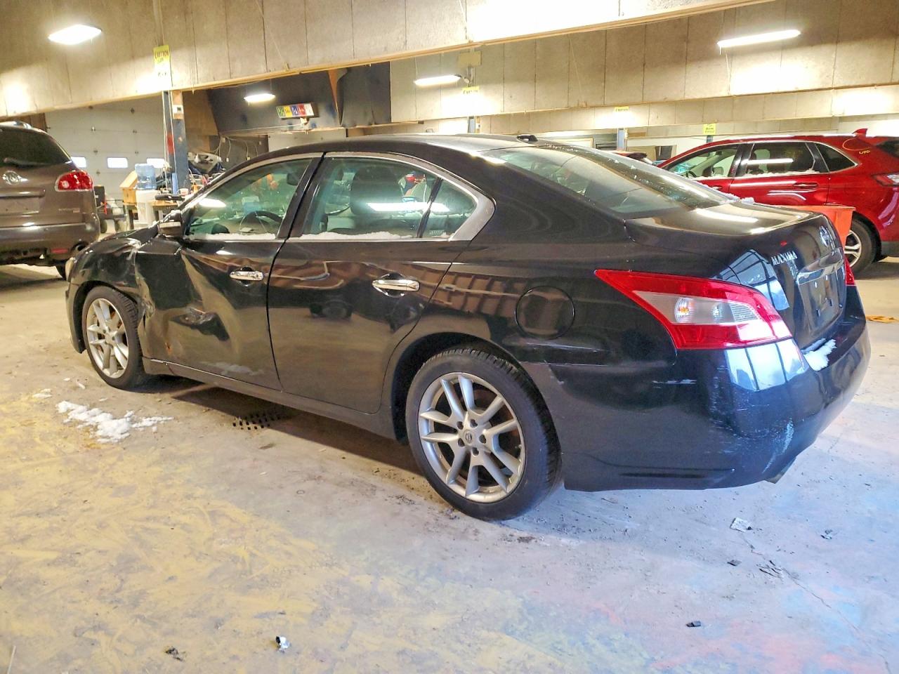 2010 NISSAN MAXIMA S photo 2