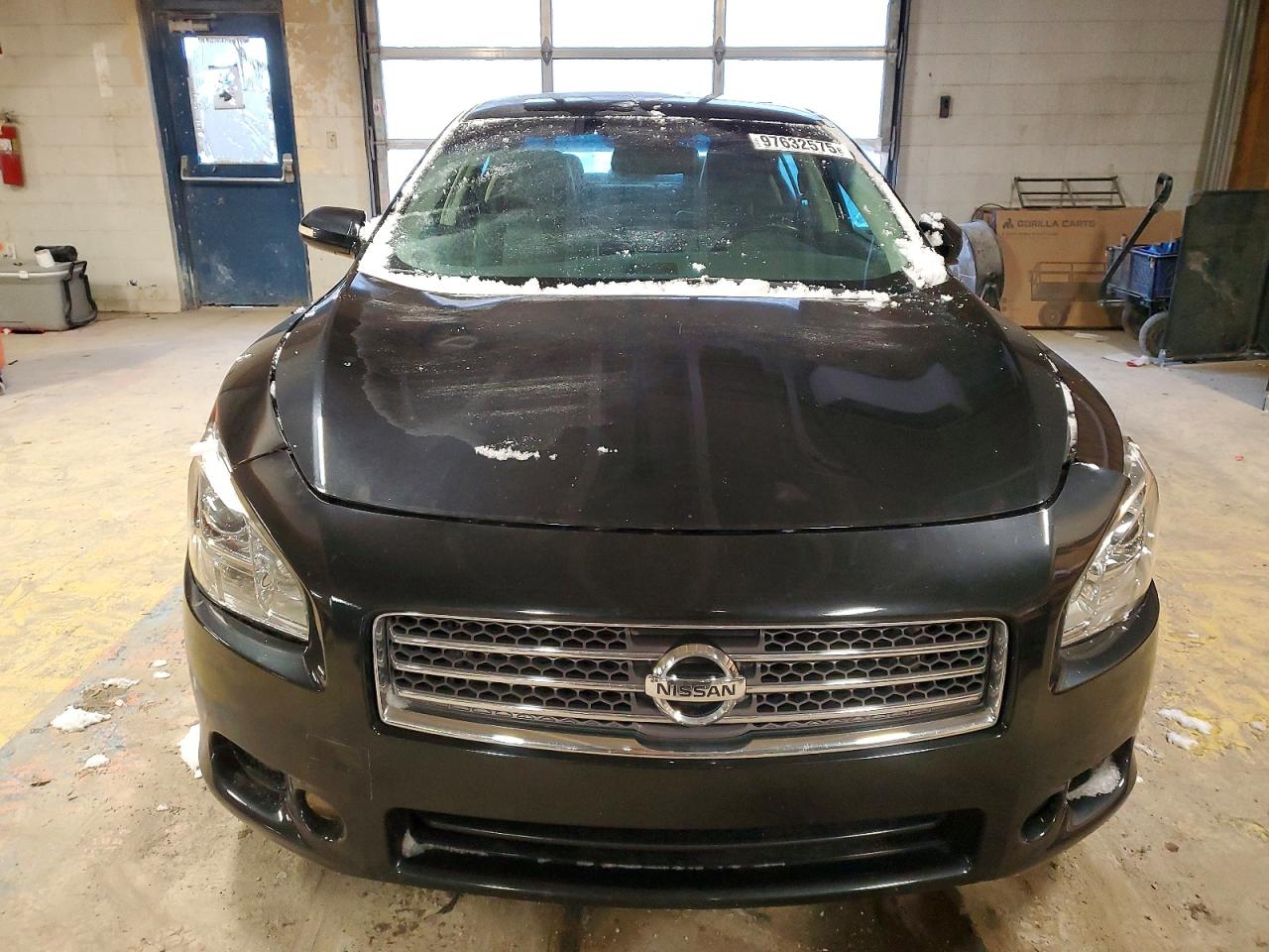 2010 NISSAN MAXIMA S photo 5