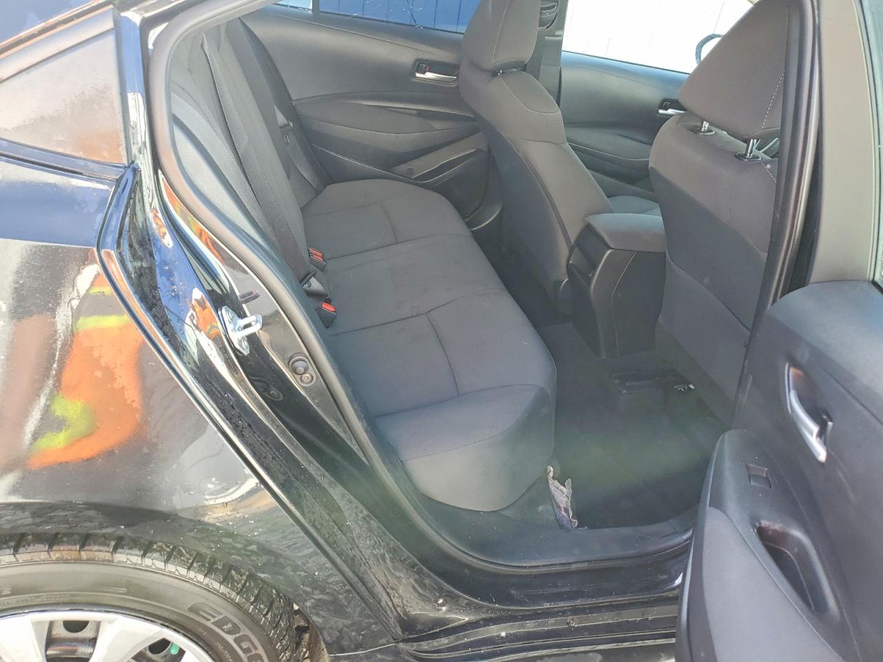 2021 TOYOTA COROLLA LE photo 10