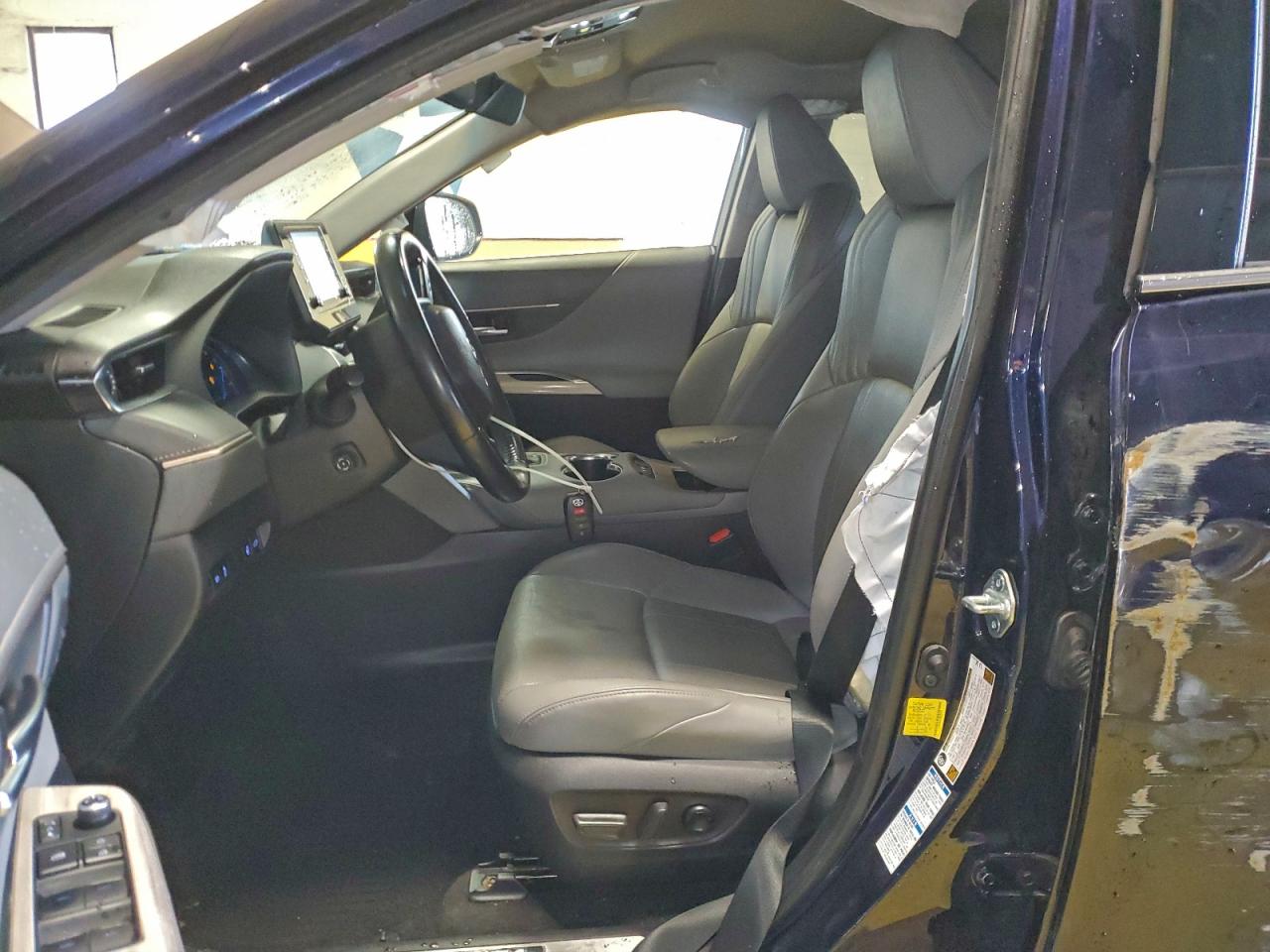 2021 TOYOTA VENZA LE photo 7