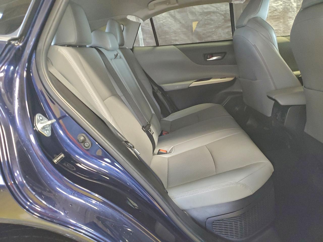 2021 TOYOTA VENZA LE photo 11