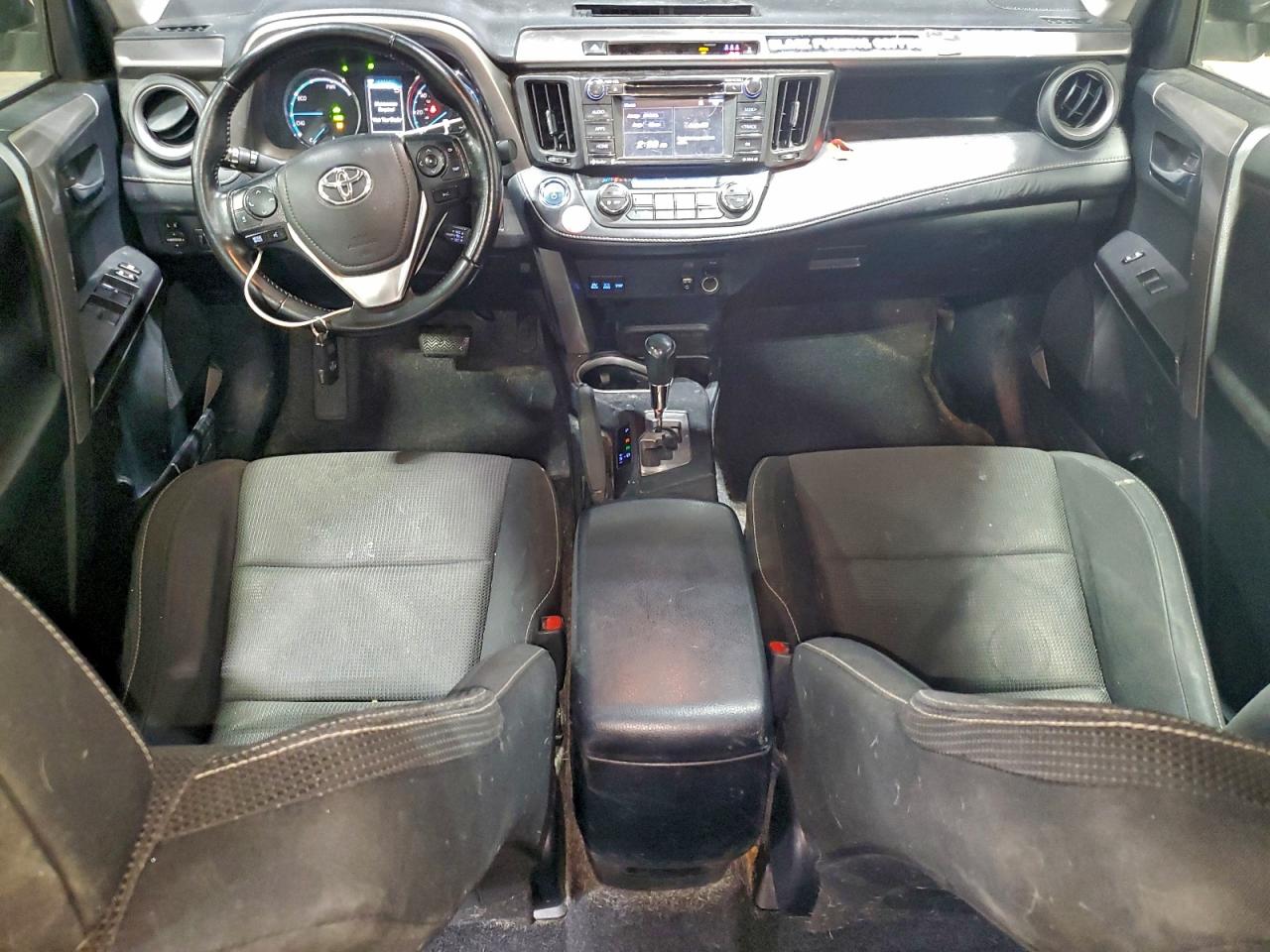 2017 TOYOTA RAV4 HV LE photo 8