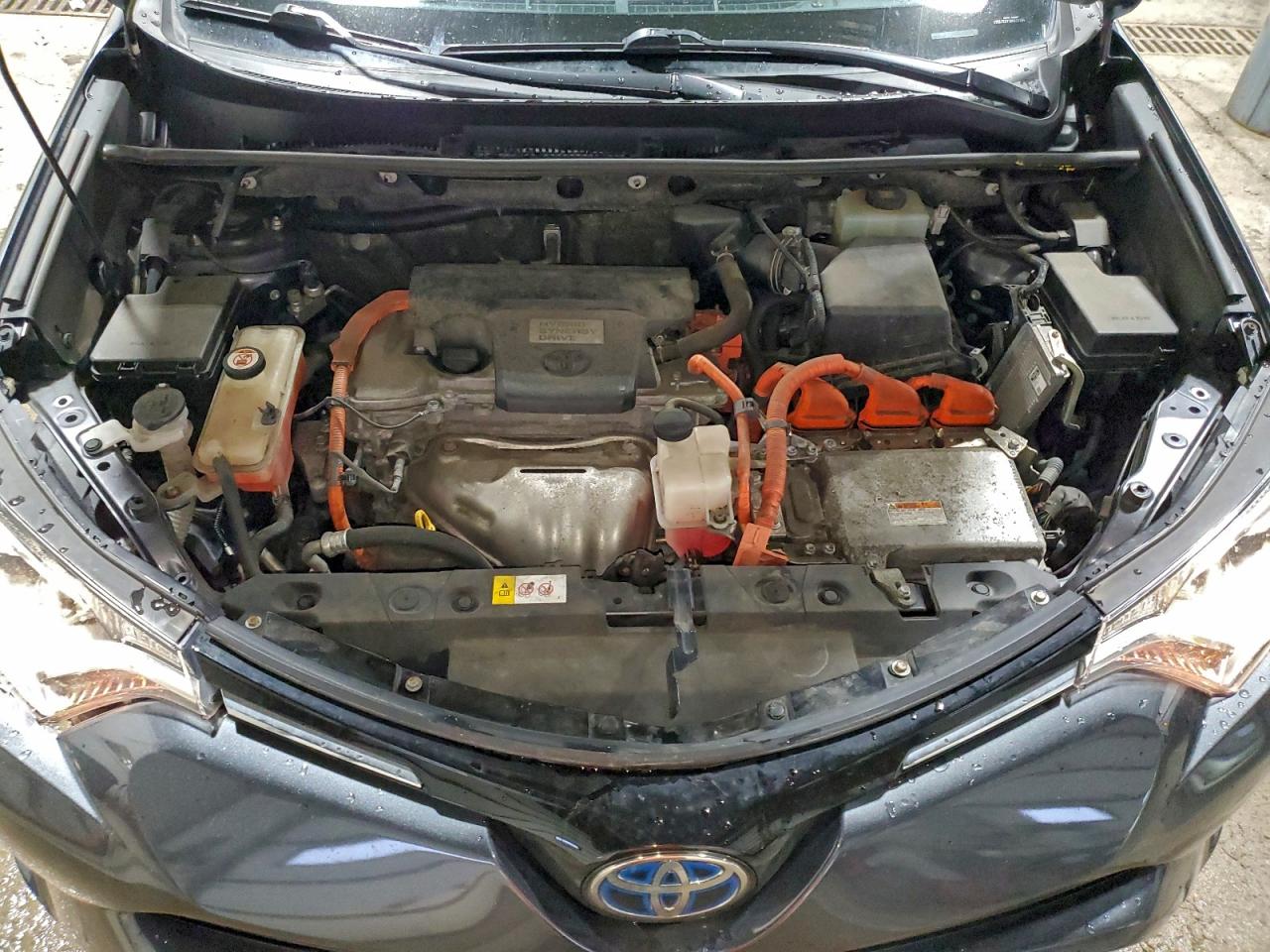 2017 TOYOTA RAV4 HV LE photo 12