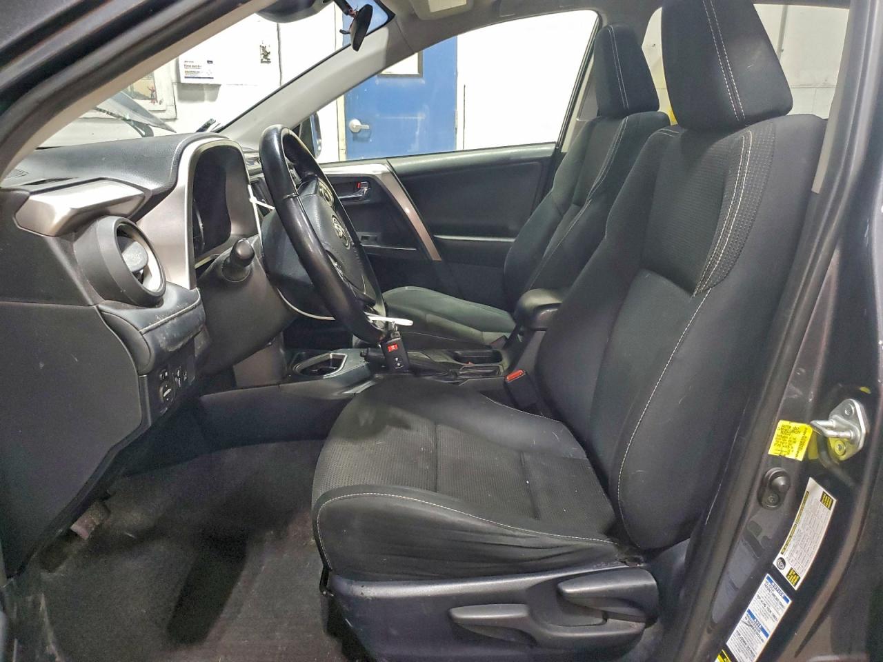 2017 TOYOTA RAV4 HV LE photo 7