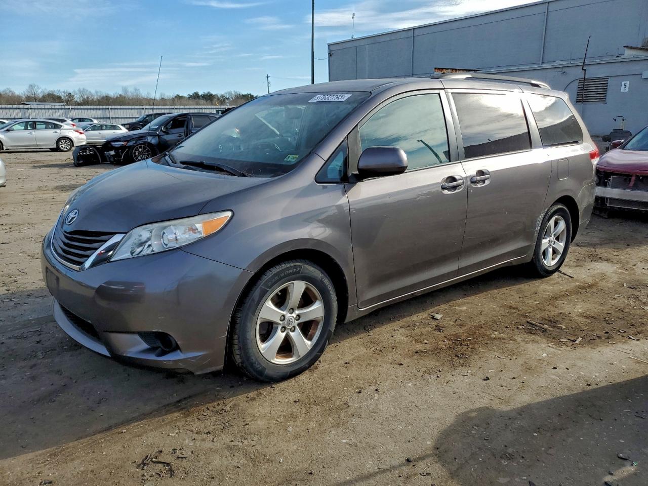 2014 TOYOTA SIENNA