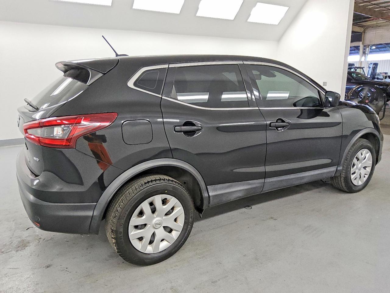 2020 NISSAN ROGUE SPORT S photo 3