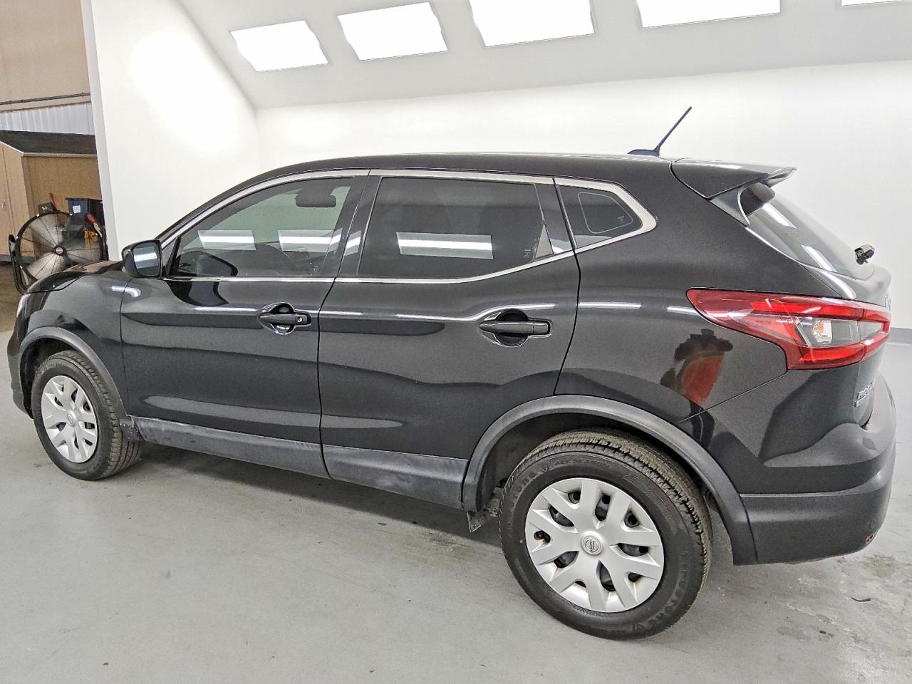 2020 NISSAN ROGUE SPORT S photo 2