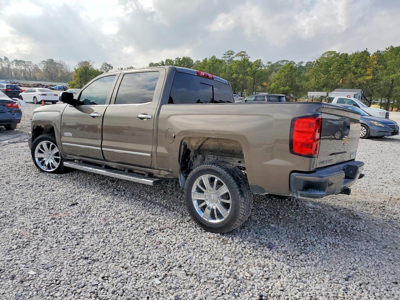 2015 CHEVROLET SILVERADO C1500 HIGH COUNTRY photo 2
