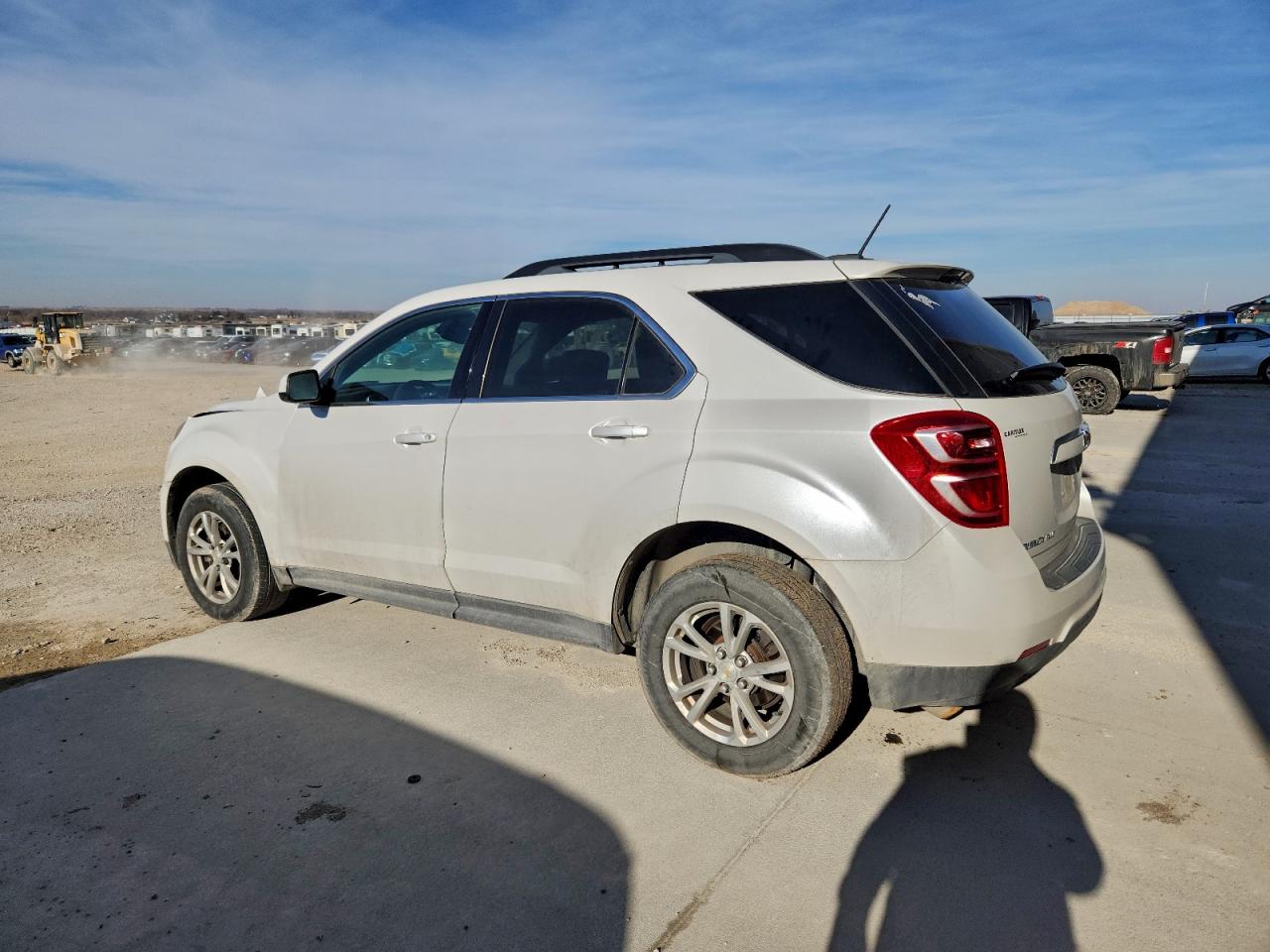 2017 CHEVROLET EQUINOX LT photo 2