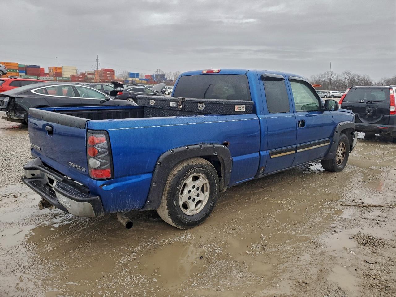 2004 CHEVROLET SILVERADO C1500 photo 3