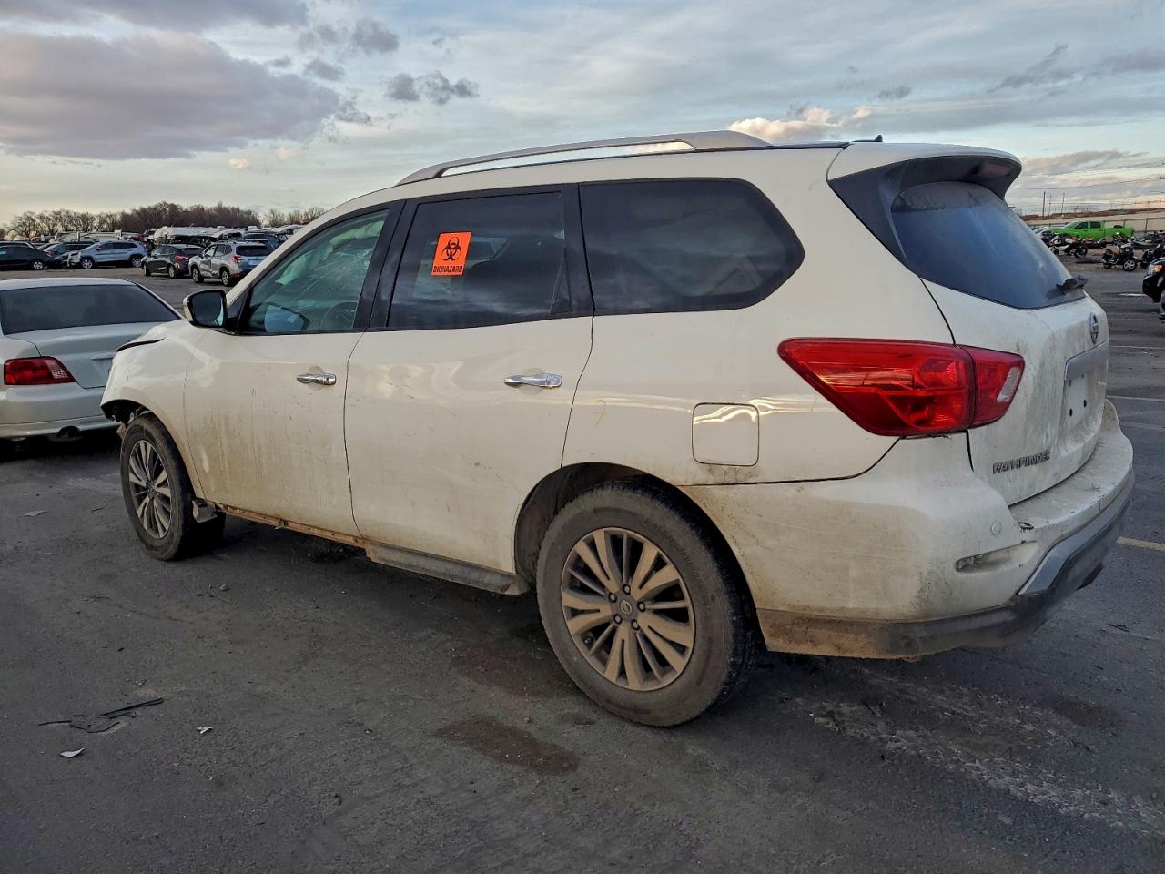 2017 NISSAN PATHFINDER S photo 2