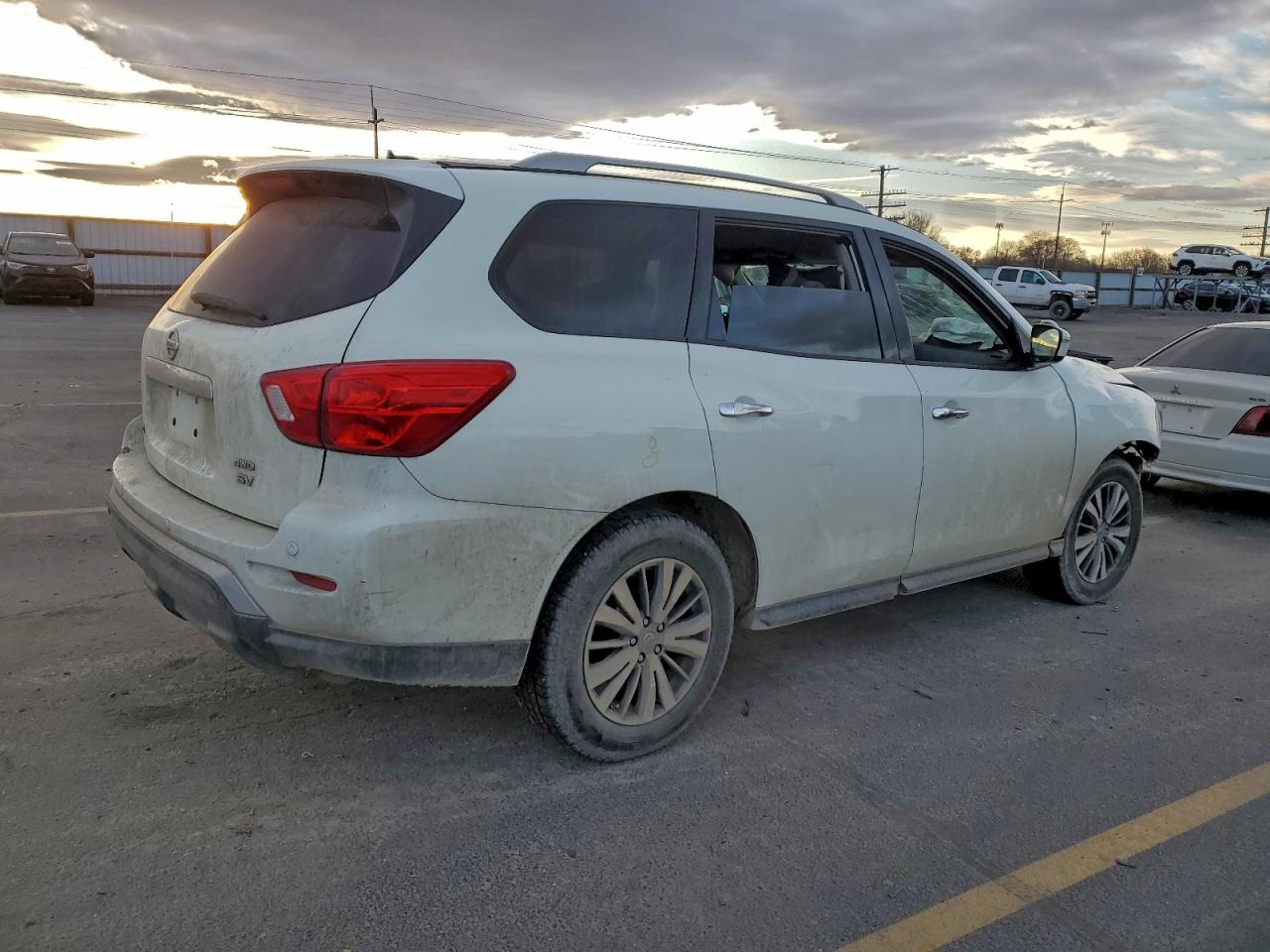 2017 NISSAN PATHFINDER S photo 3