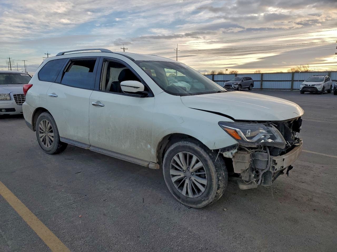 2017 NISSAN PATHFINDER S photo 4