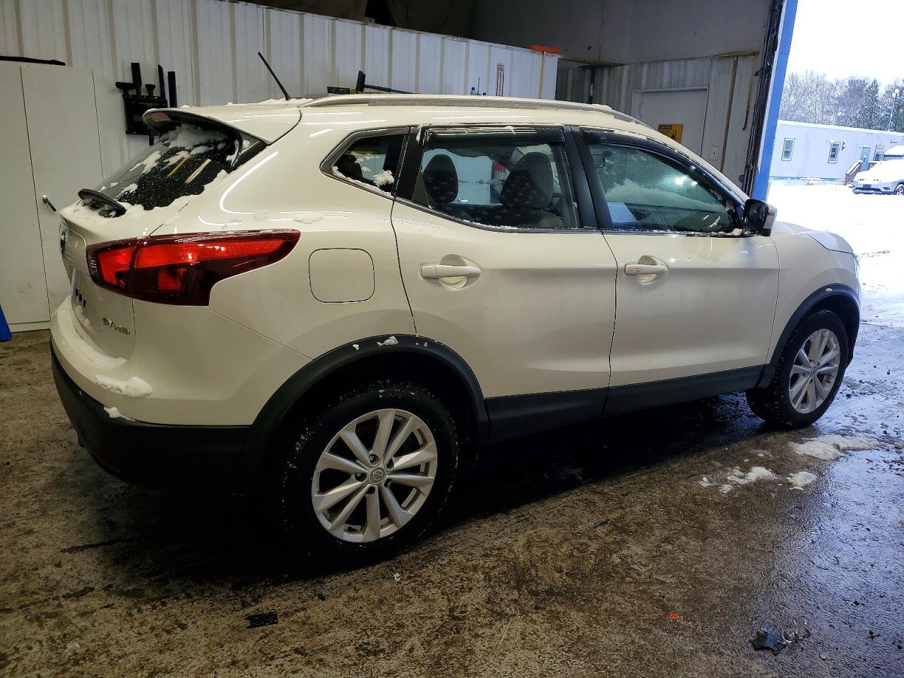 2018 NISSAN ROGUE SPORT S photo 3