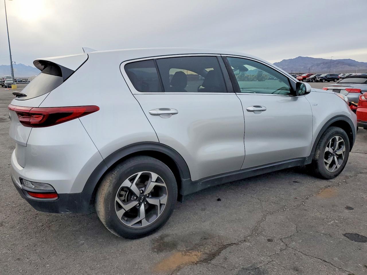 2020 KIA SPORTAGE LX photo 3