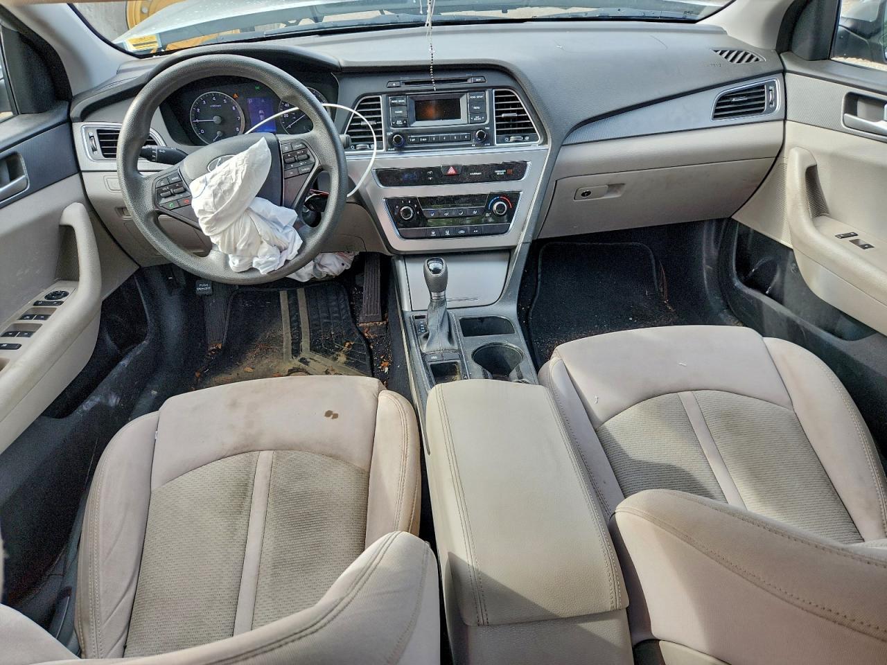 2015 HYUNDAI SONATA SE photo 8