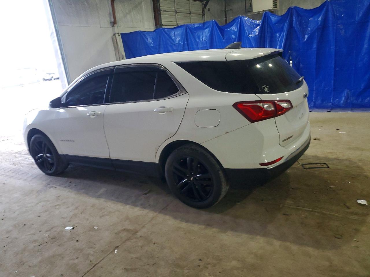 2020 CHEVROLET EQUINOX LT photo 2