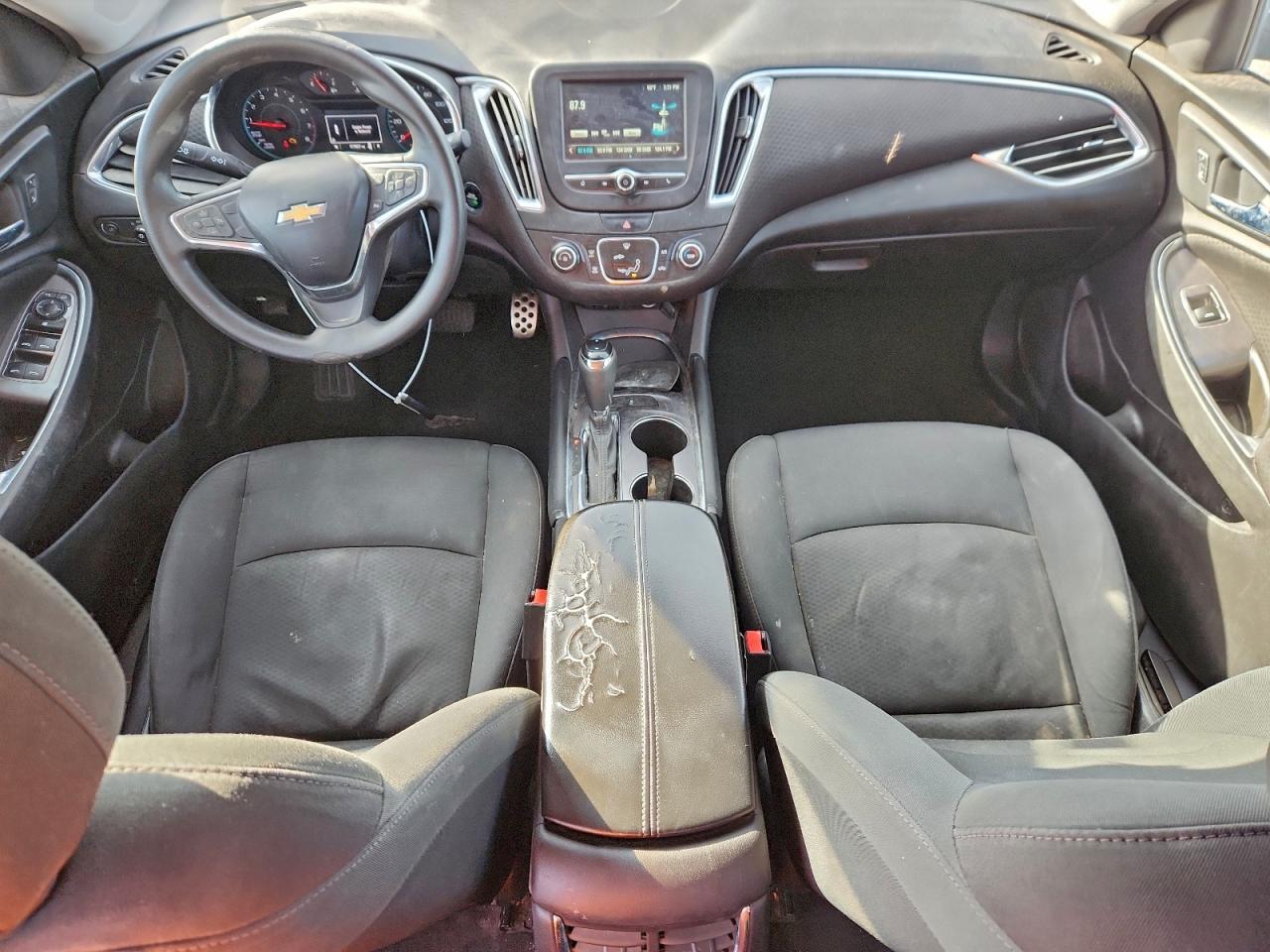 2017 CHEVROLET MALIBU LT photo 8