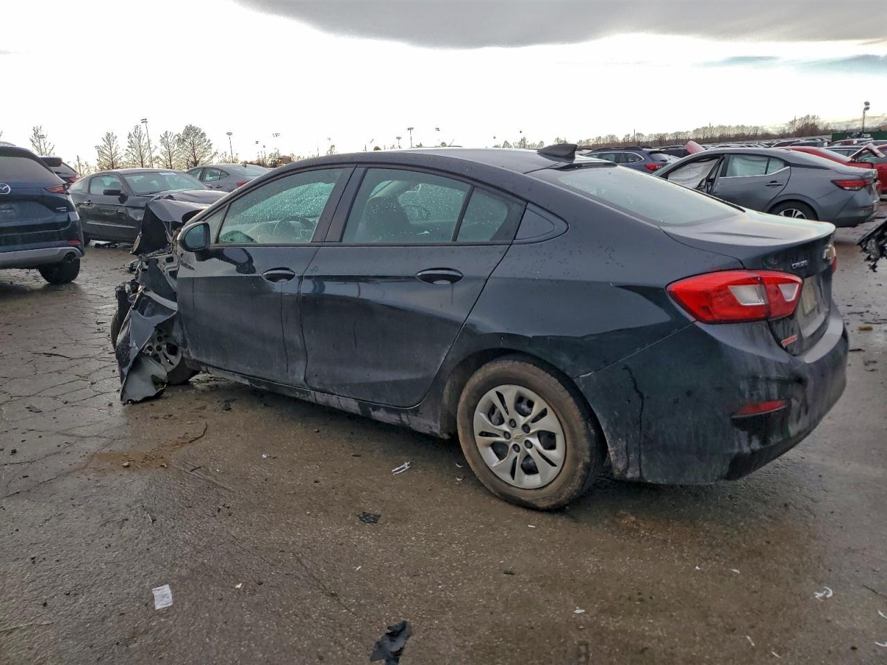 2019 CHEVROLET CRUZE photo 2
