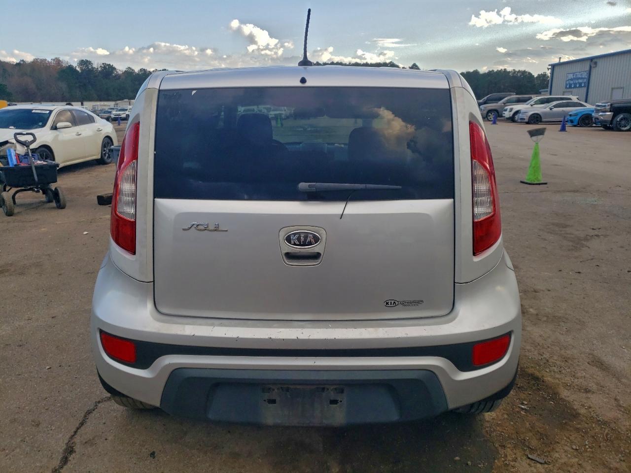 2012 KIA SOUL + photo 6