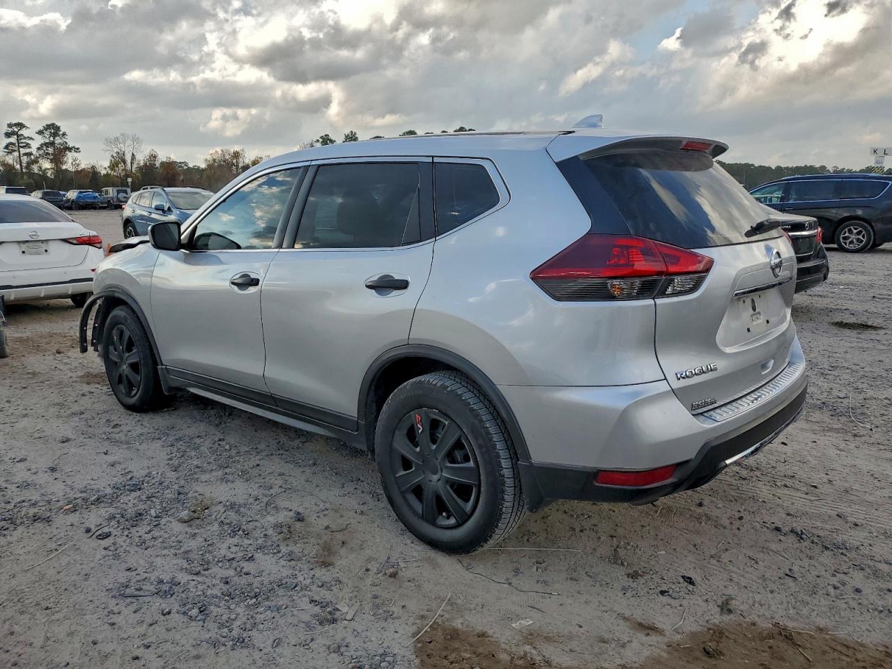 2019 NISSAN ROGUE S photo 2