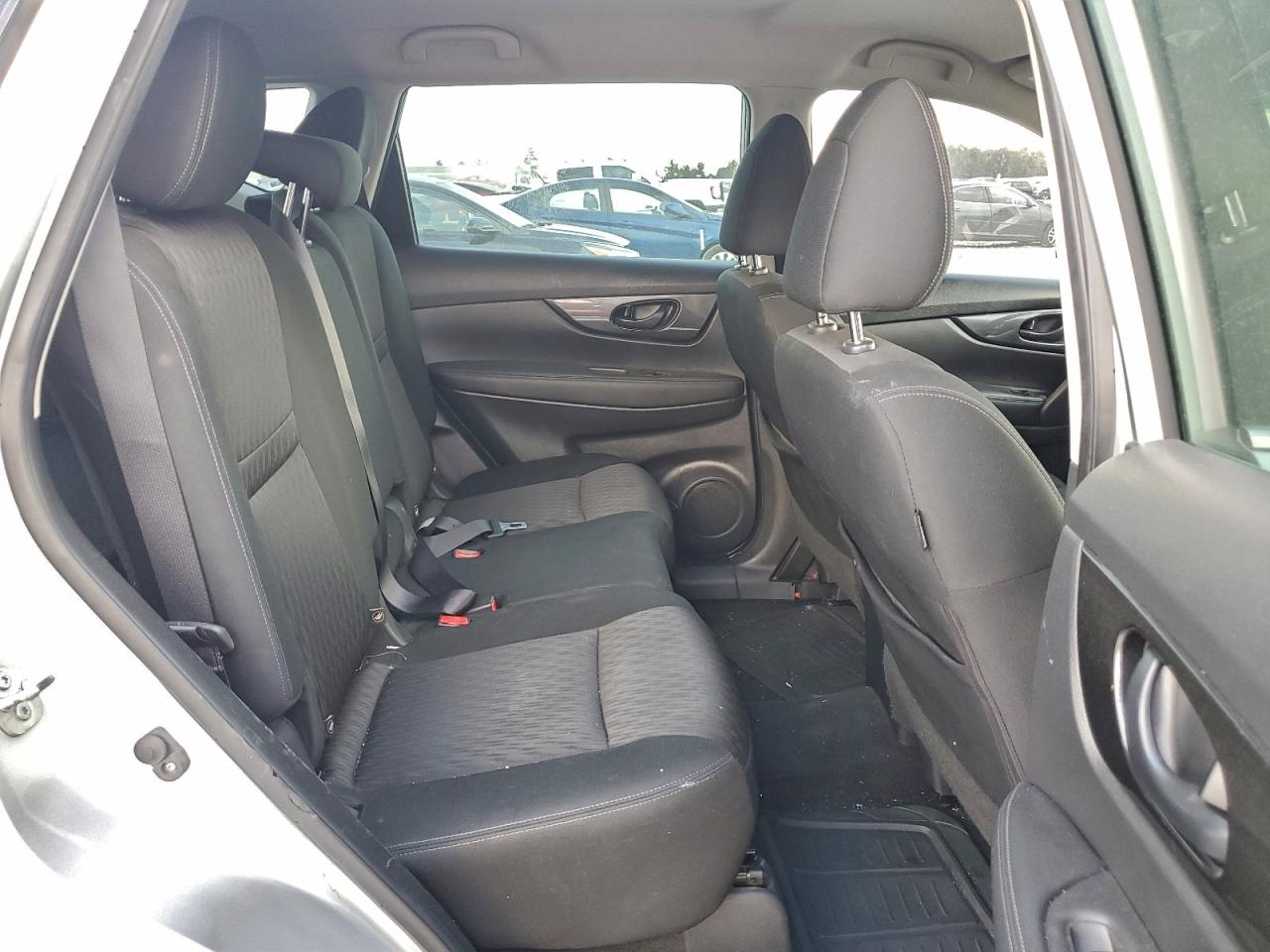 2019 NISSAN ROGUE S photo 11