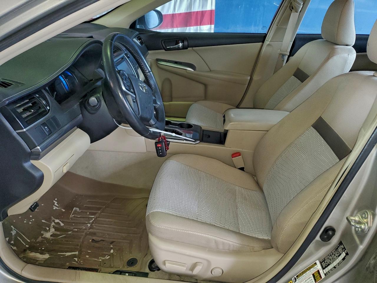 2013 TOYOTA CAMRY HYBRID photo 7