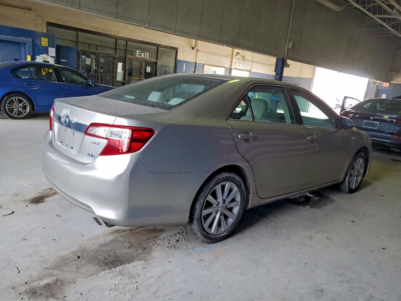 2013 TOYOTA CAMRY HYBRID photo 3