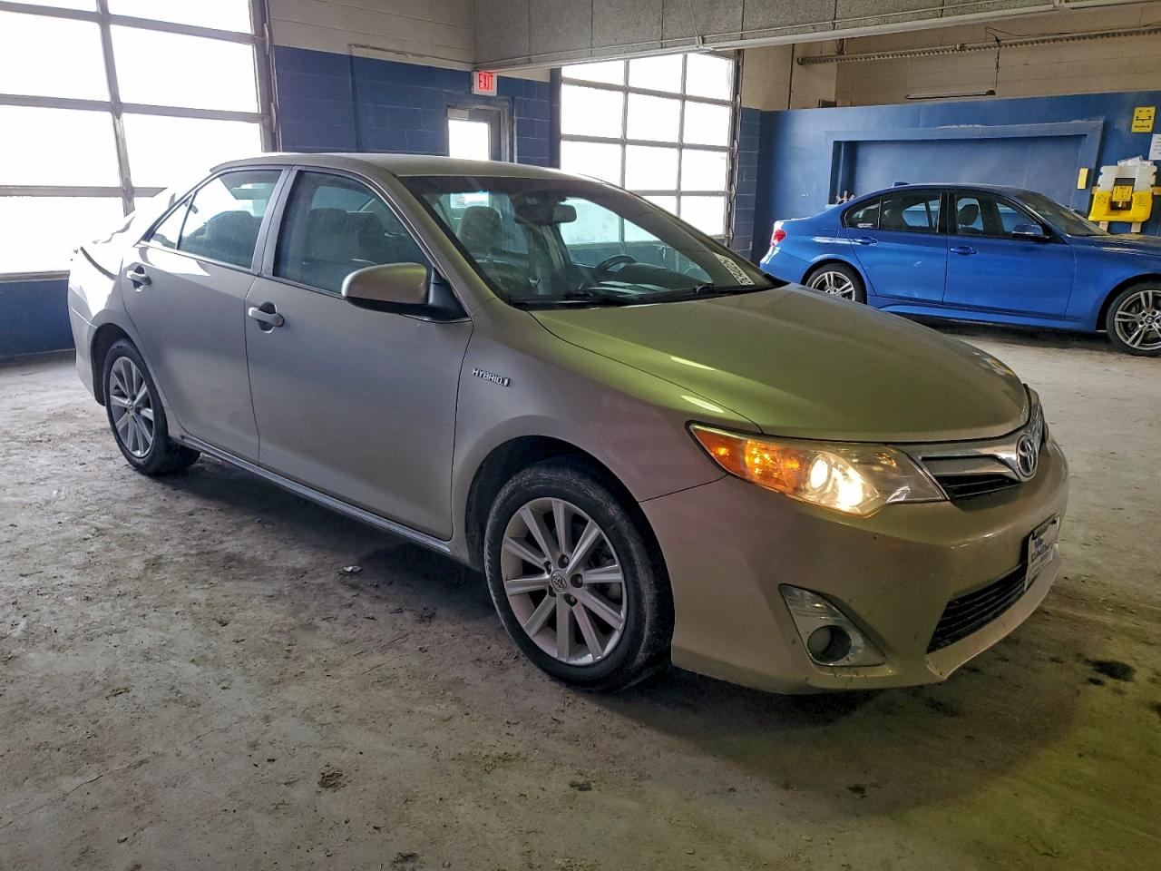 2013 TOYOTA CAMRY HYBRID photo 4