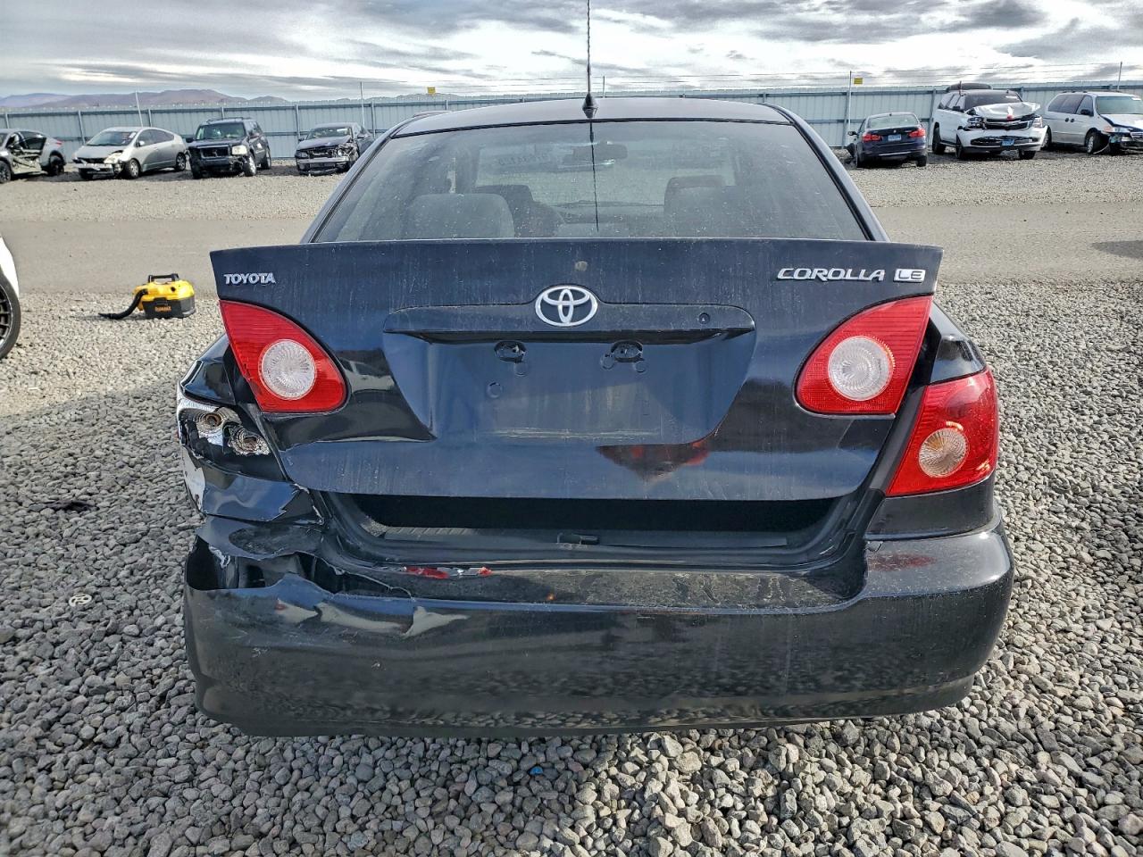 2005 TOYOTA COROLLA CE photo 6