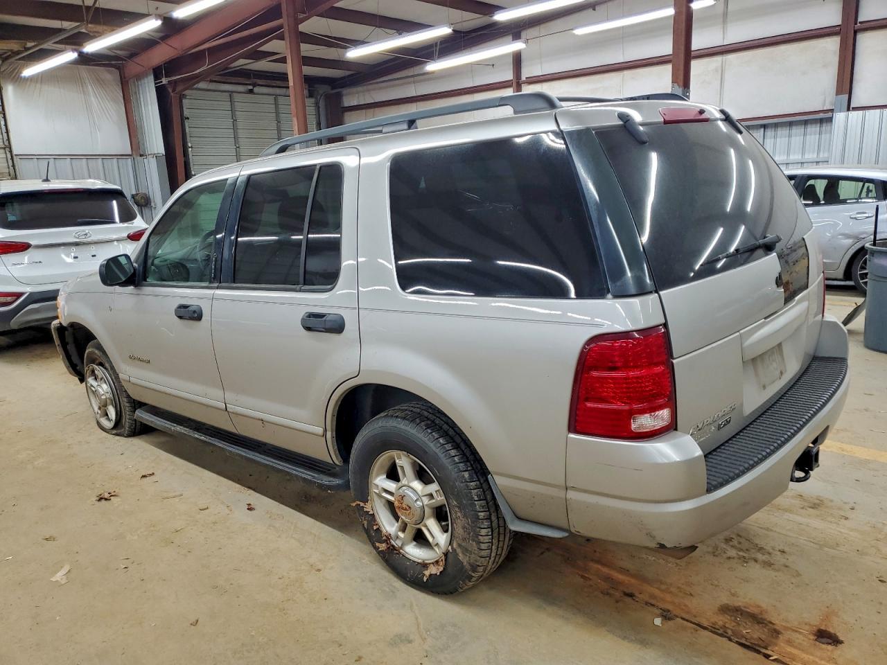 2004 FORD EXPLORER XLT photo 2